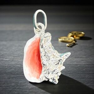 Elegant Silver and Pink handmade conch Shell Pendant